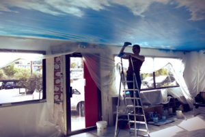 image de peinture decorative fresque trompe l oeil faux ciel plafond bleu deco salon originale cuisines schmidt cannes